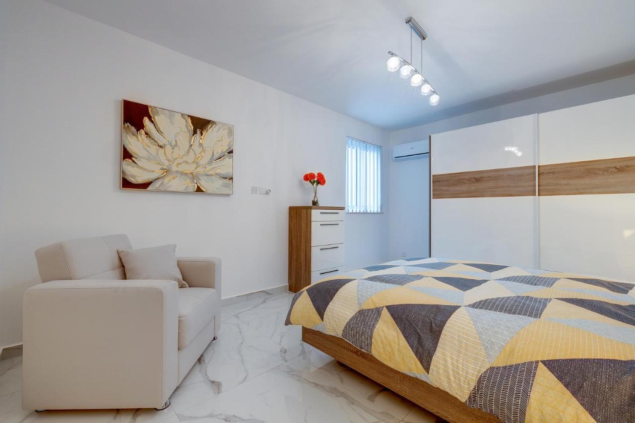 Stylish 2Br Apartment In Central St Julians St. Julian's Exteriör bild