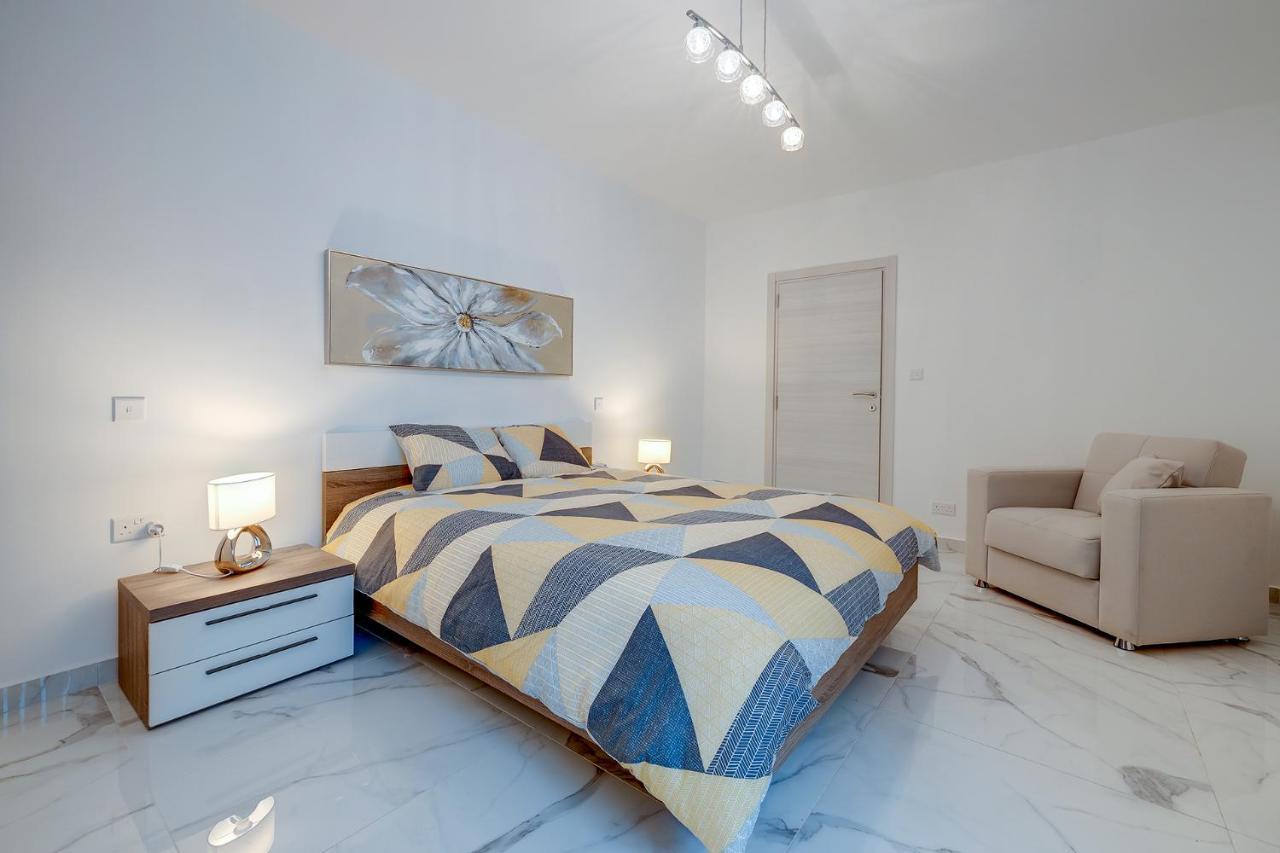 Stylish 2Br Apartment In Central St Julians St. Julian's Exteriör bild