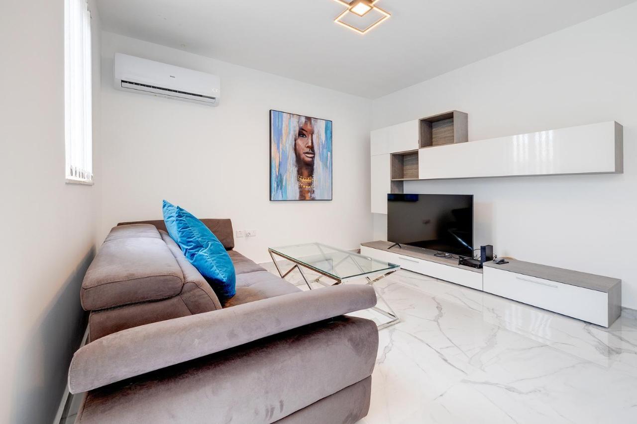 Stylish 2Br Apartment In Central St Julians St. Julian's Exteriör bild