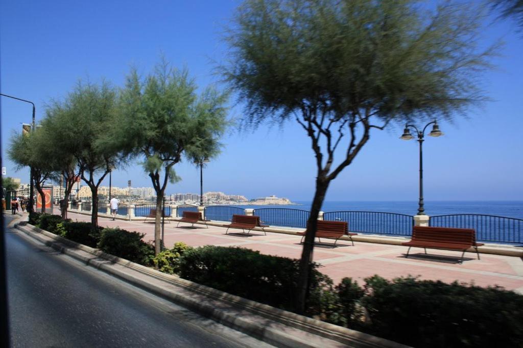 Stylish 2Br Apartment In Central St Julians St. Julian's Exteriör bild